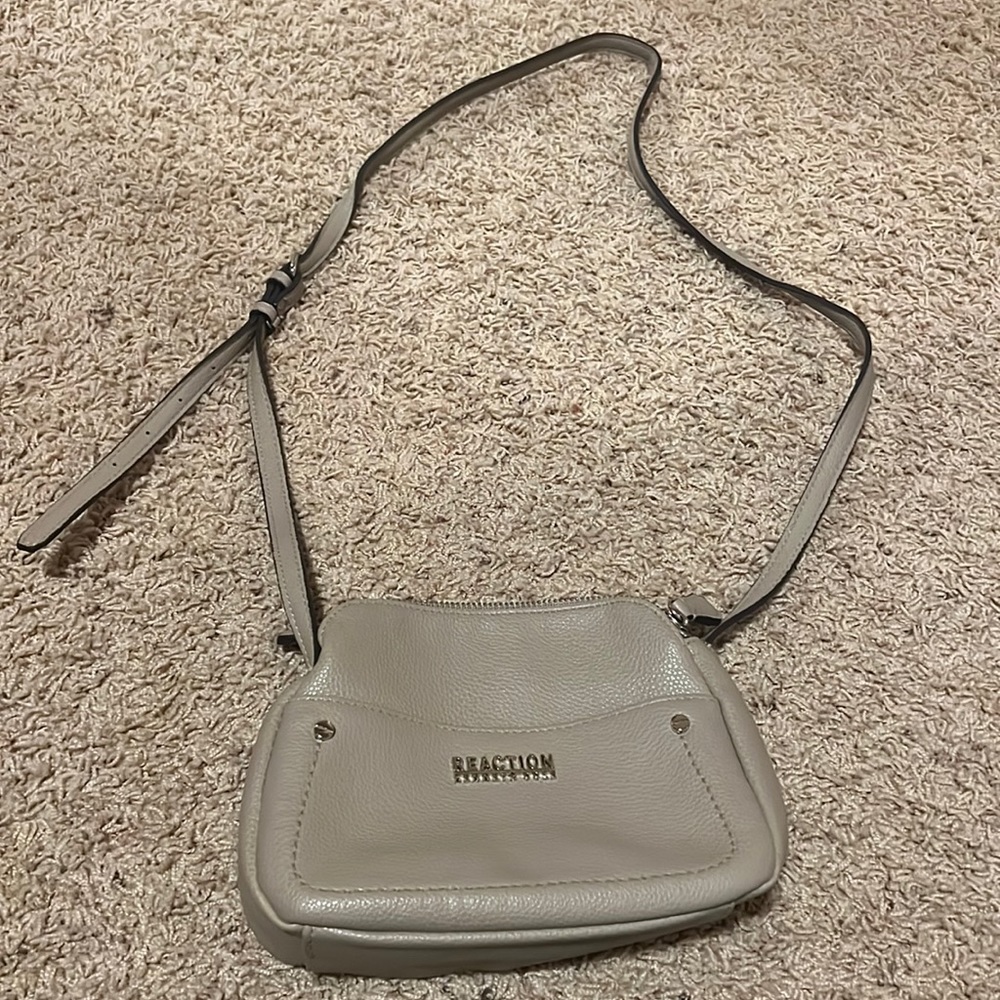 Reaction Kenneth Cole Crème mini handbag
